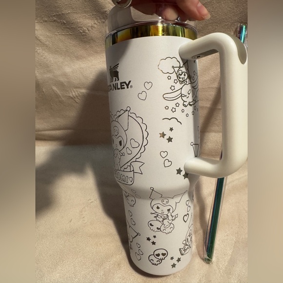 40oz Limited Edition Holographic and White Kuromi Stanley NIB - Picture 8 of 16